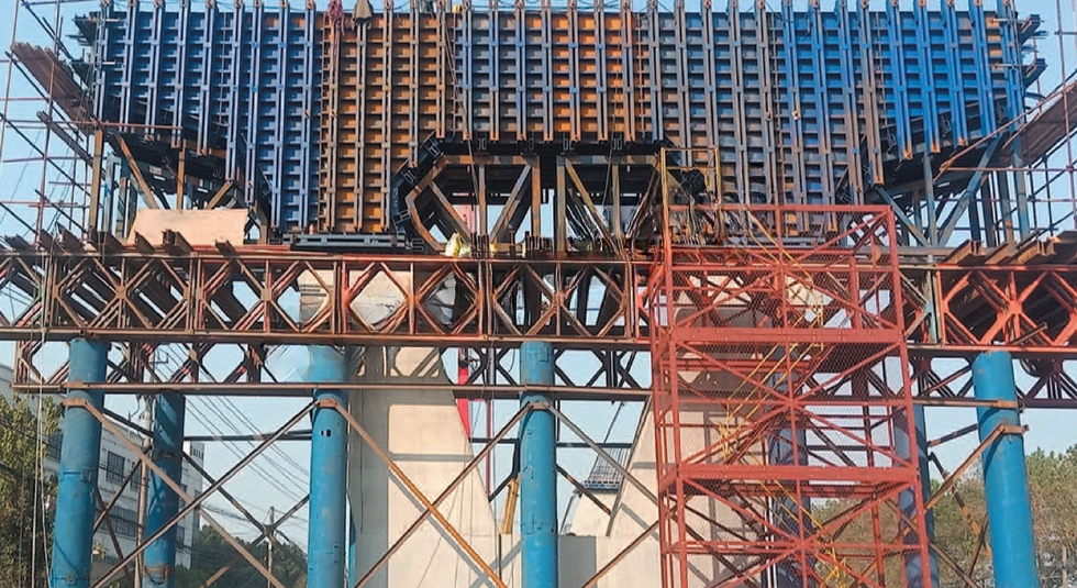 V-shaped Pier Cap Steel Formwork
